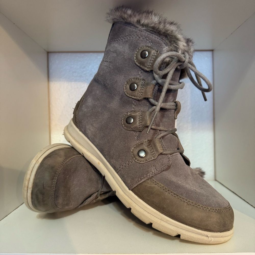 Sorel Suede Faux Fur Lace Up Winter Boots 8 Gray Waterproof Cozy Winter Outdoor